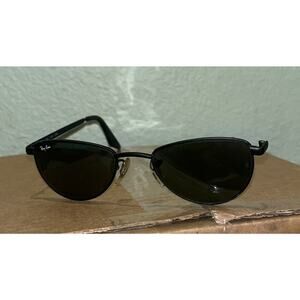 VINTAGE BAUSCH & LOMB RAY-BAN W2193 G15 UV SLEEK Black Sun Glasses. Broken Leg❗️